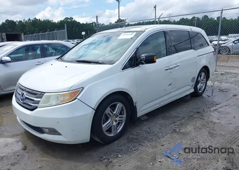 2013 Honda Odyssey Touring/Touring Elite from USA, damaged, VIN 5FNRL5H90DB028158